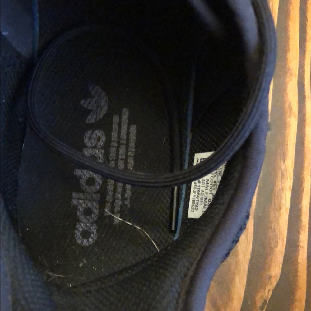 Men’s adidas shoes - Picture 3 of 5